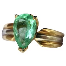 Fine 18K Gold 1.05 ct. Pear-cut Emerald Vintage Ring