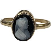 Petite Victorian Agate Cameo Ring 14K Gold, Black and White