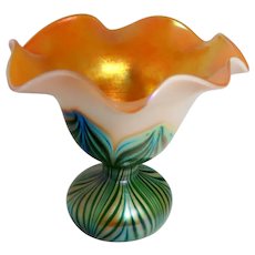 STEVEN LUNDBERG (American 1953 - 2008) - Exquisite Vintage Vase, Pulled Leaf Design, Tiffany Style Gold Aurene Interior, Ruffled Edge, Signed and Dated 2002